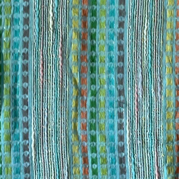 Beautiful Spring/Summer Lightweight Scarf - Picture 2 of 6